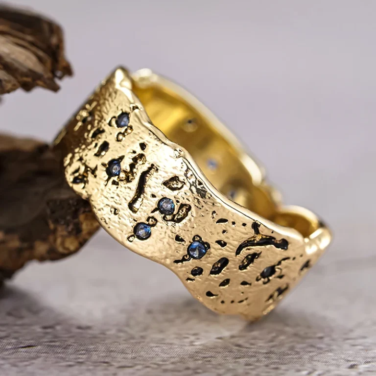 Bague rustique martelée