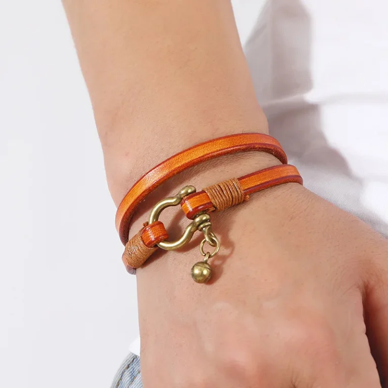 Bracelet cuir fermoir manille doré