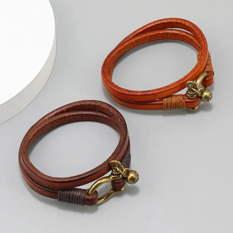 Bracelet cuir fermoir manille doré