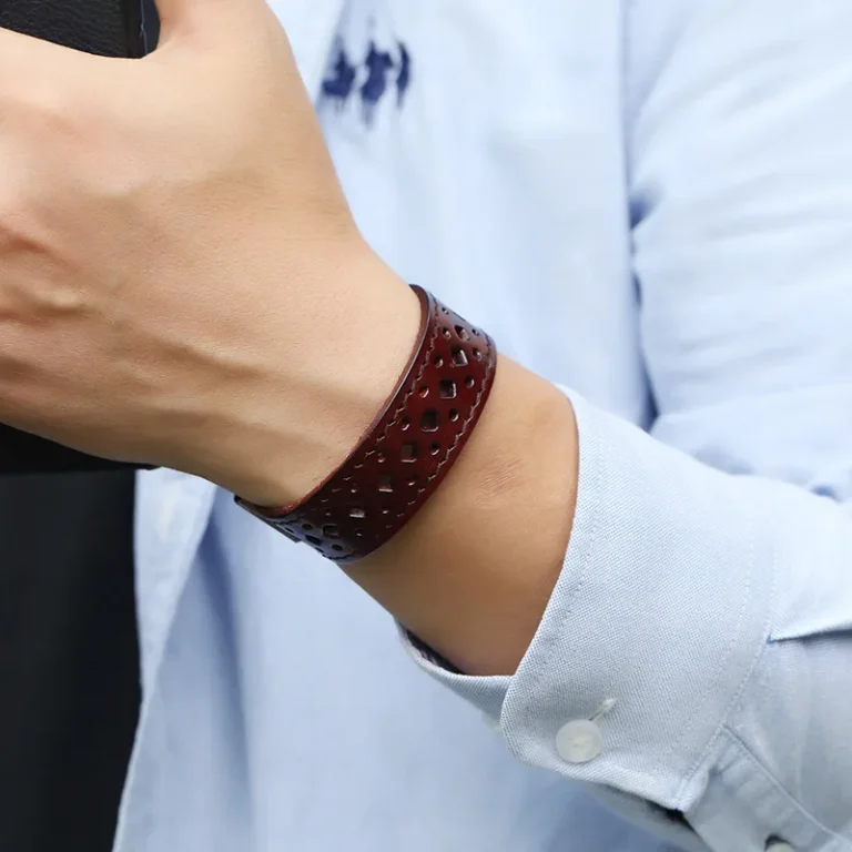 Bracelet cuir homme perforé