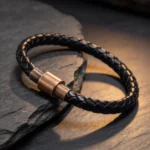 Bracelet cuir noir tressé fermoir métallique cylindrique