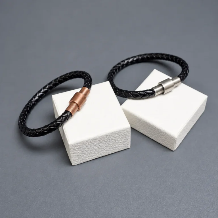Bracelet cuir noir tressé fermoir métallique cylindrique