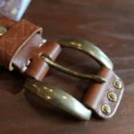 Ceinture cuir de vachette à rivets laiton