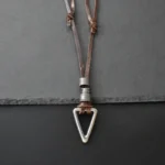 Collier en cuir homme vintage