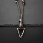 Collier en cuir homme vintage