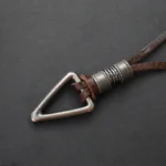 Collier en cuir homme vintage