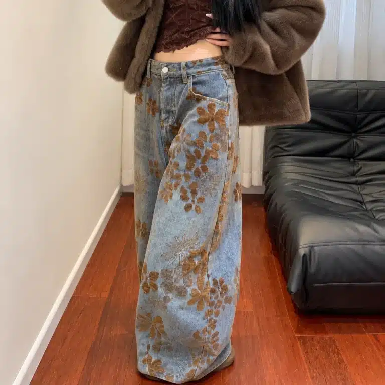 Jean femme vintage années 70 bleu motifs floraux
