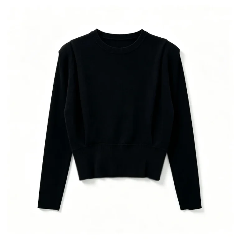 Pull court femme à col rond épaules structurées