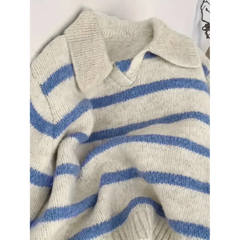 Pull femme vintage blanc à rayures bleues