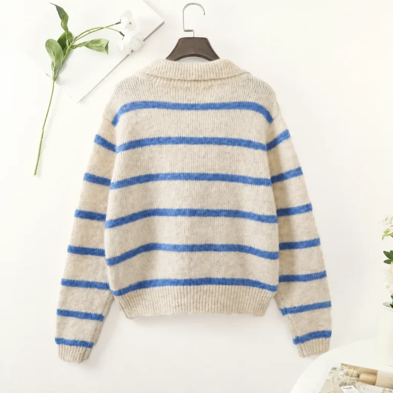 Pull femme vintage blanc à rayures bleues
